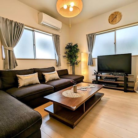Tsukiyume Kan - House With Parking, 10Mins To Usj, Tennoji, Namba Osaka Buitenkant foto