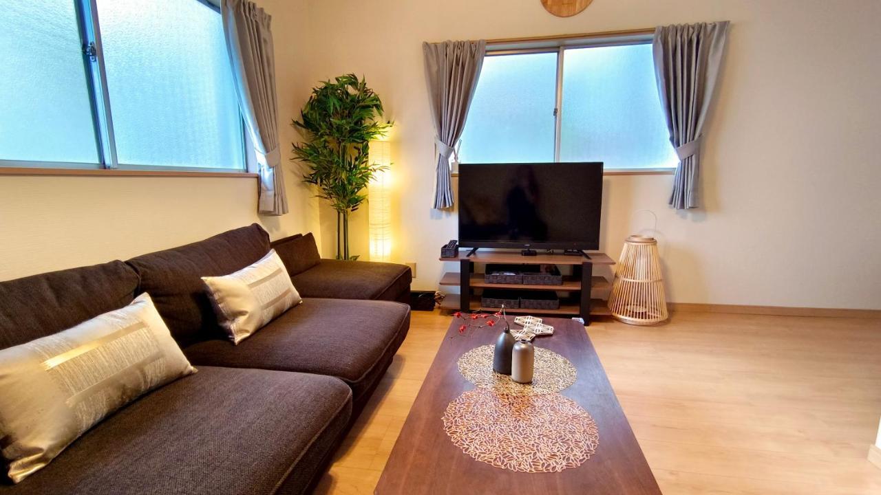 Tsukiyume Kan - House With Parking, 10Mins To Usj, Tennoji, Namba Osaka Buitenkant foto