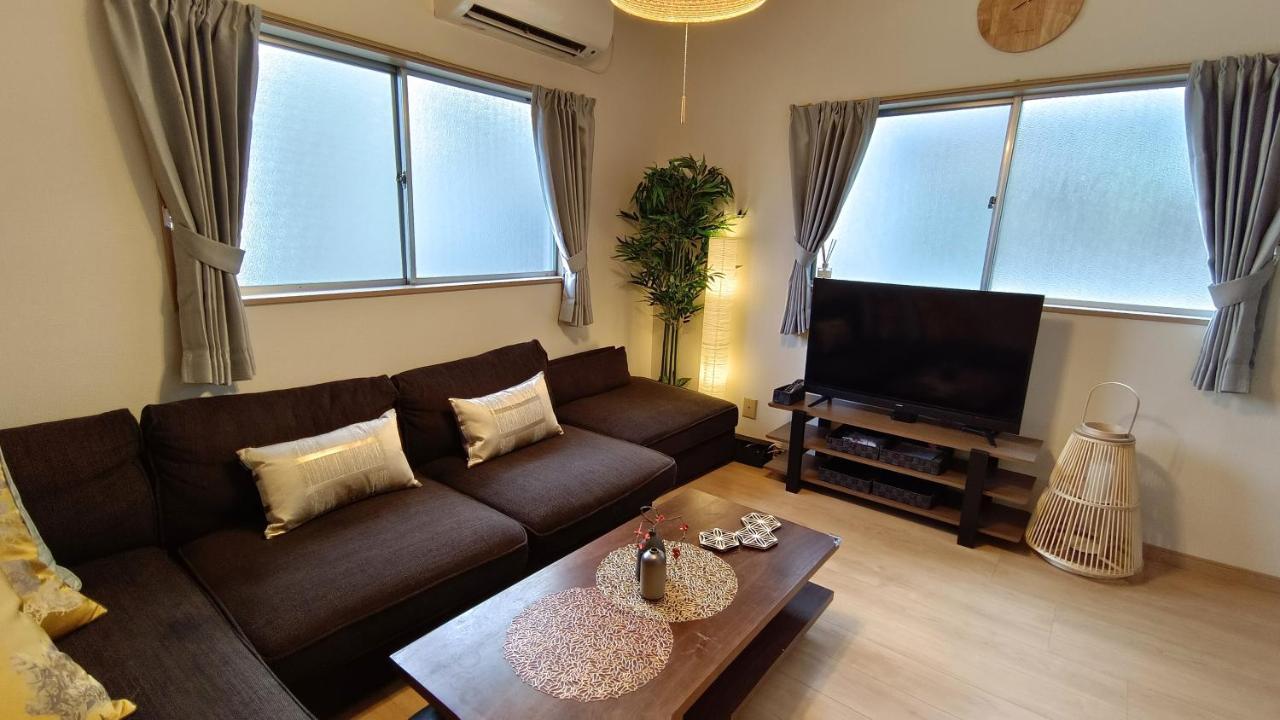 Tsukiyume Kan - House With Parking, 10Mins To Usj, Tennoji, Namba Osaka Buitenkant foto