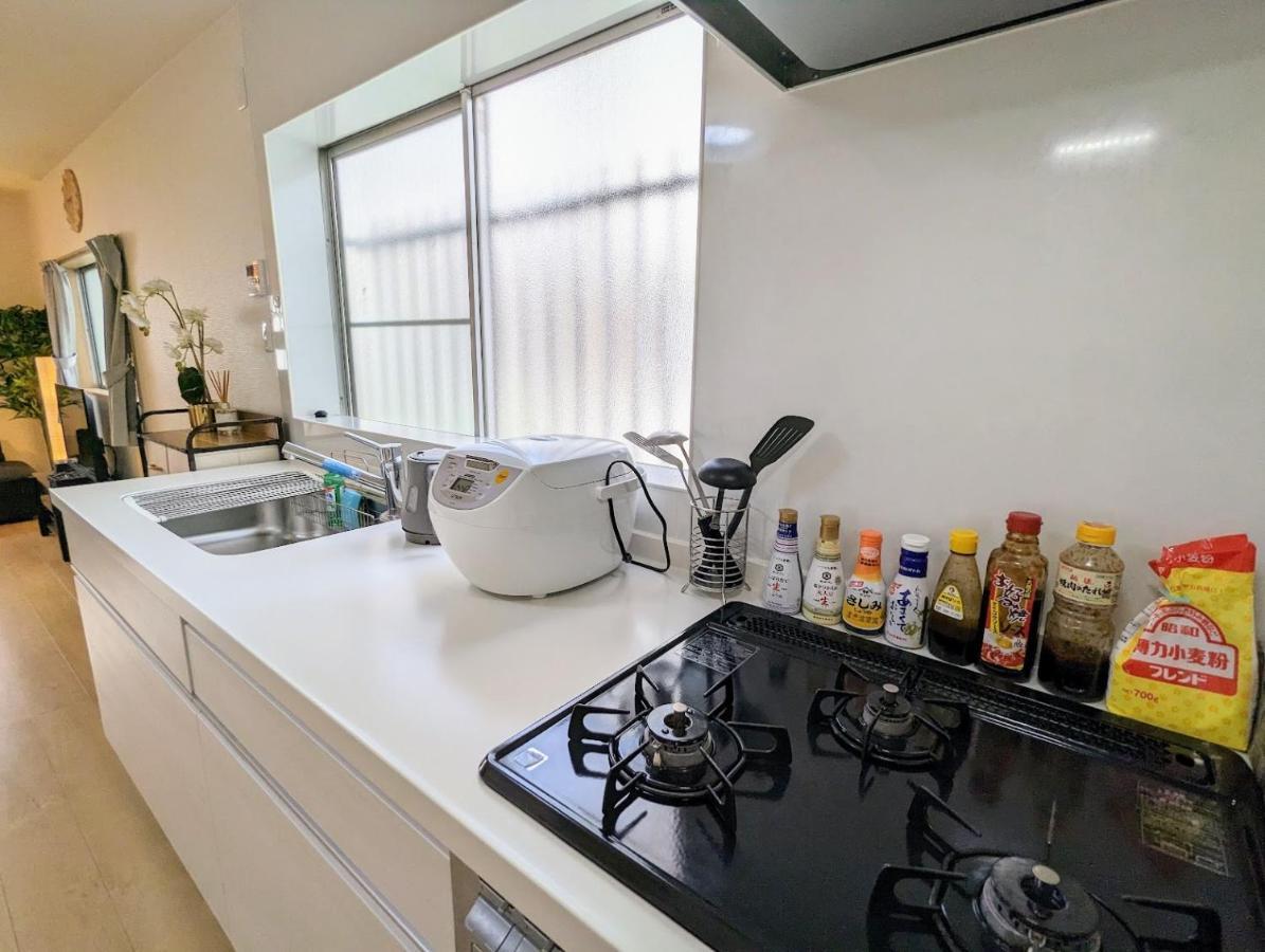 Tsukiyume Kan - House With Parking, 10Mins To Usj, Tennoji, Namba Osaka Buitenkant foto